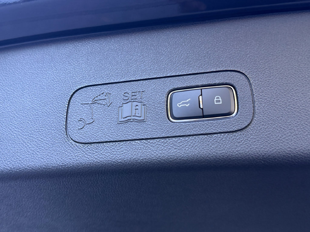 New 2026 Lincoln Aviator AWD image 13