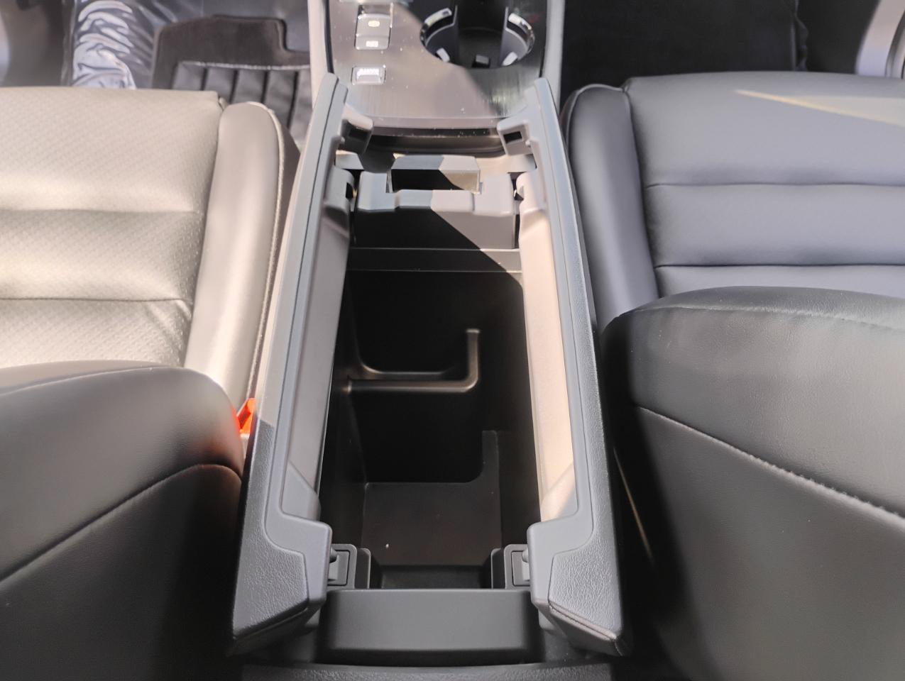 Used 2023 Nissan Rogue SV w/ SV Premium B Package FWD image 65