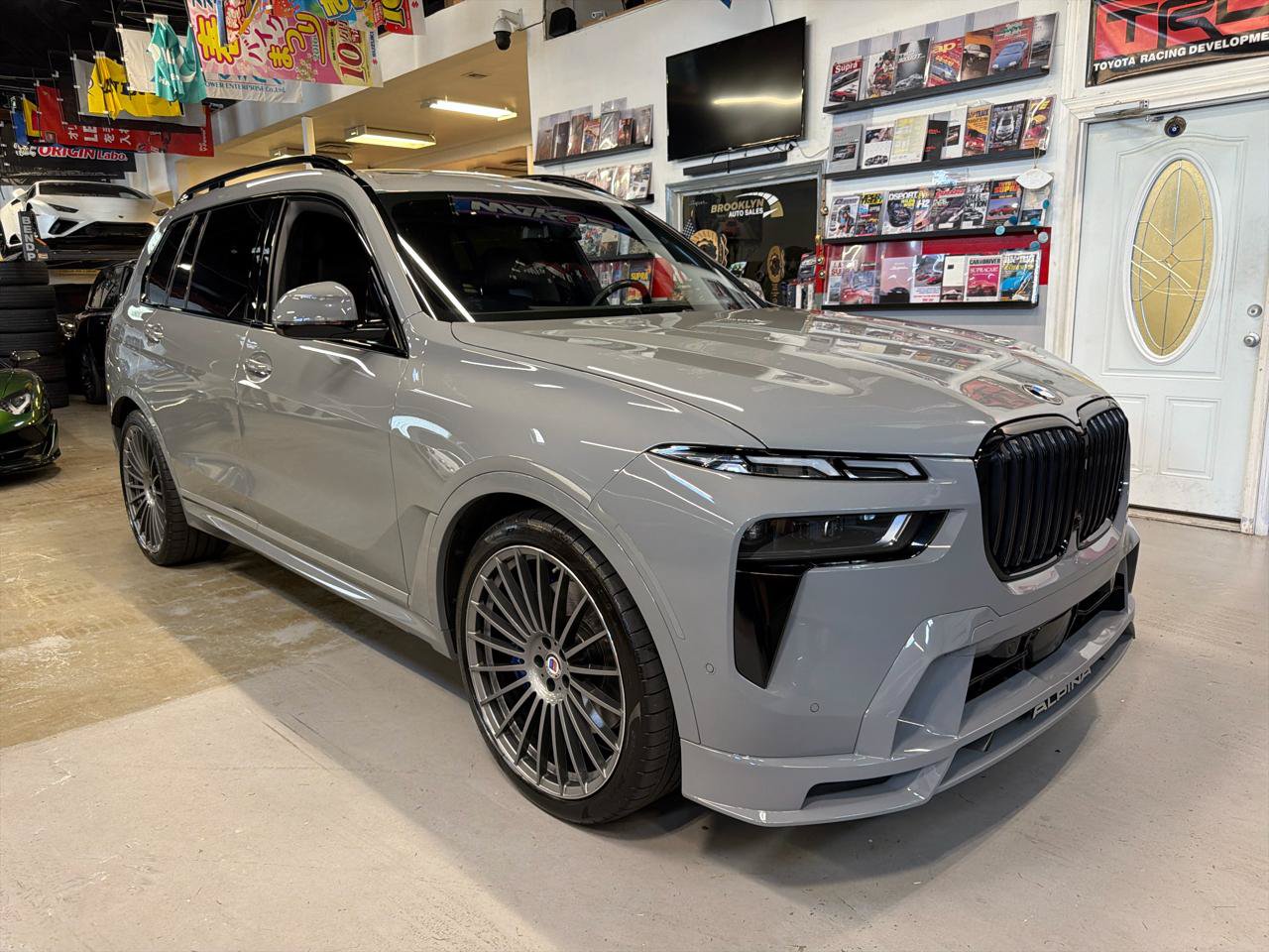Used 2023 BMW ALPINA XB7 AWD/4WD image 3
