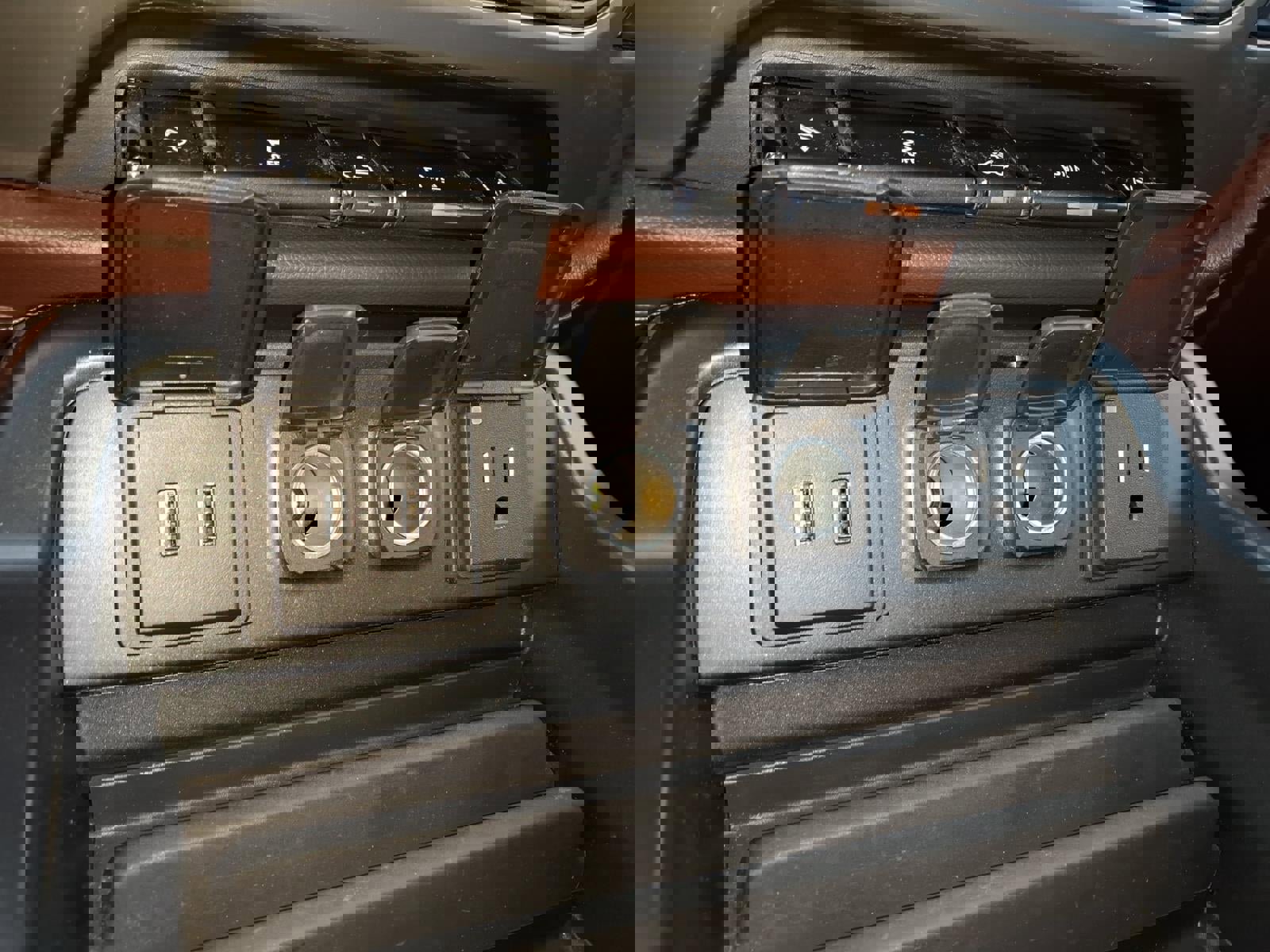 Used 2018 Chevrolet Silverado 2500 High Country image 25