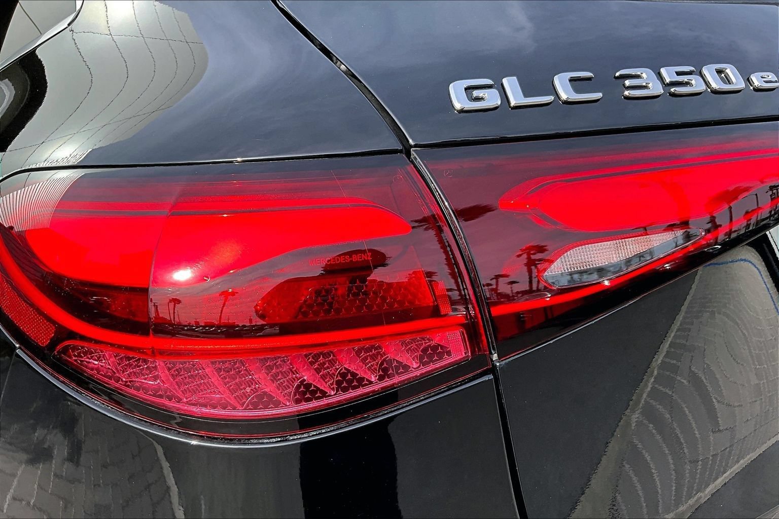 Used 2025 Mercedes-Benz GLC 350e 4MATIC image 29