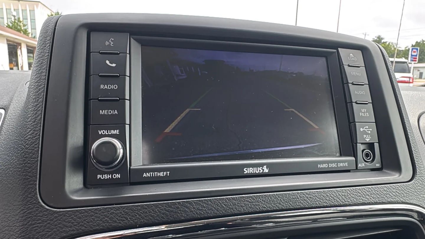 Used 2019 Dodge Grand Caravan SE w/ UConnect Hands-Free Group FWD image 17