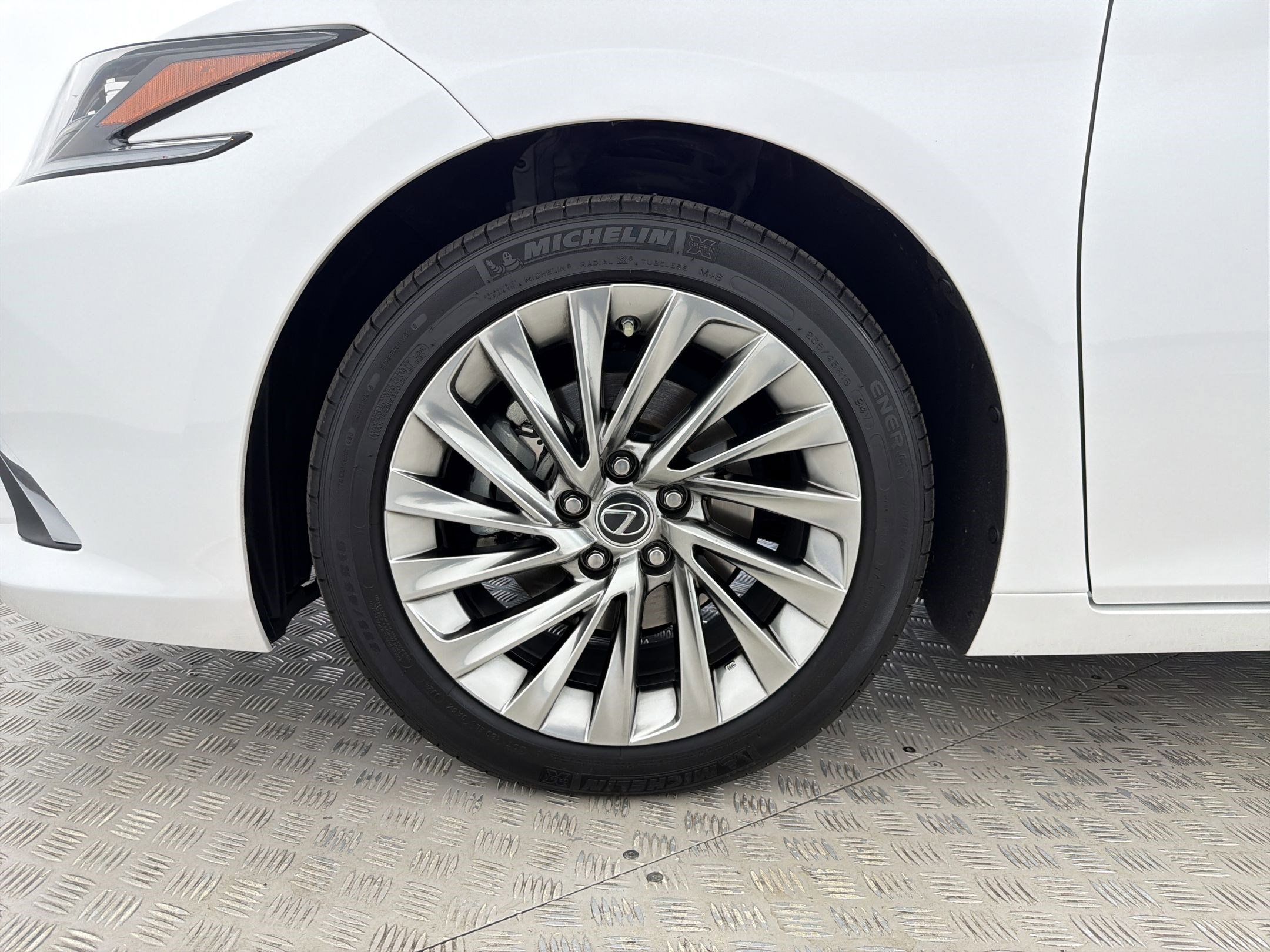 Used 2023 Lexus ES 350 Ultra Luxury image 12