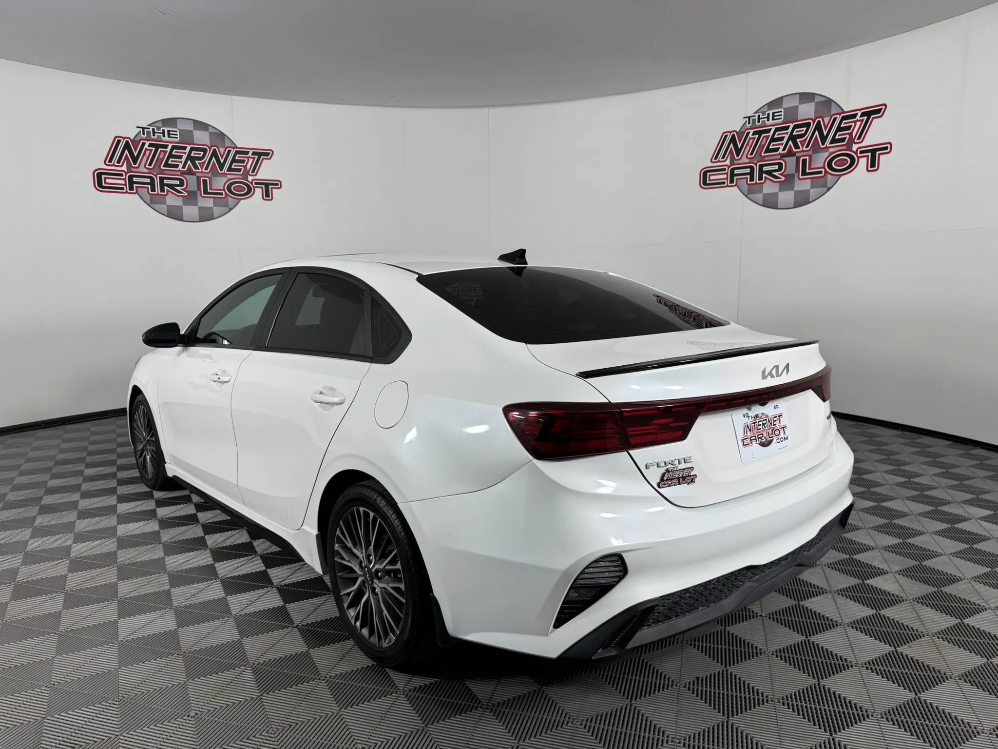 Used 2023 Kia Forte GT-Line w/ GT-Line Premium Package FWD image 5