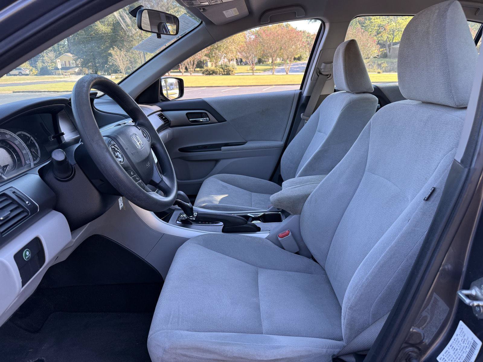 Used 2013 Honda Accord LX image 32