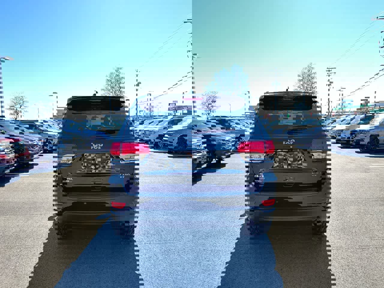 Used 2018 Jeep Grand Cherokee Laredo image 12