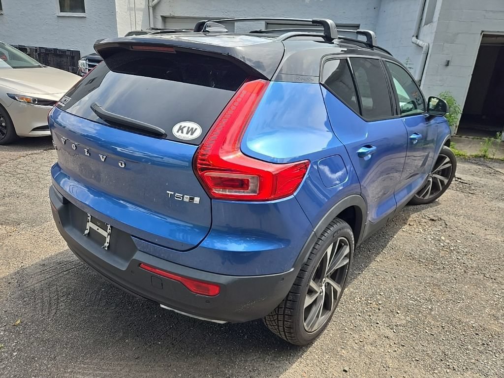 Used 2020 Volvo XC40 T5 R-Design w/ Protection Package Premier AWD/4WD image 4