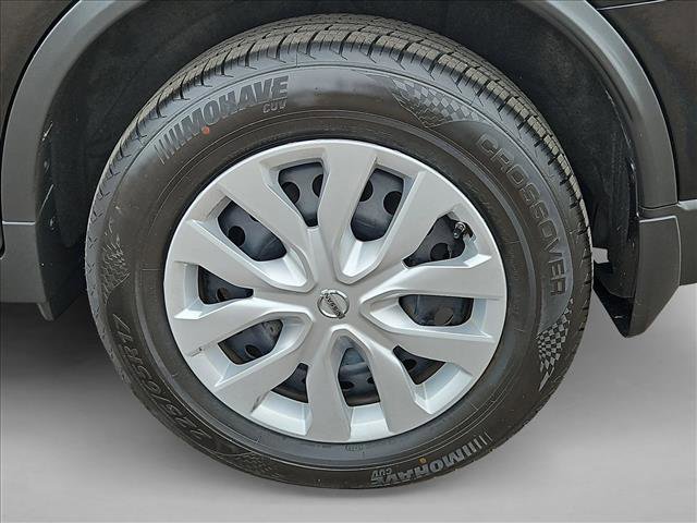 Used 2015 Nissan Rogue S image 29