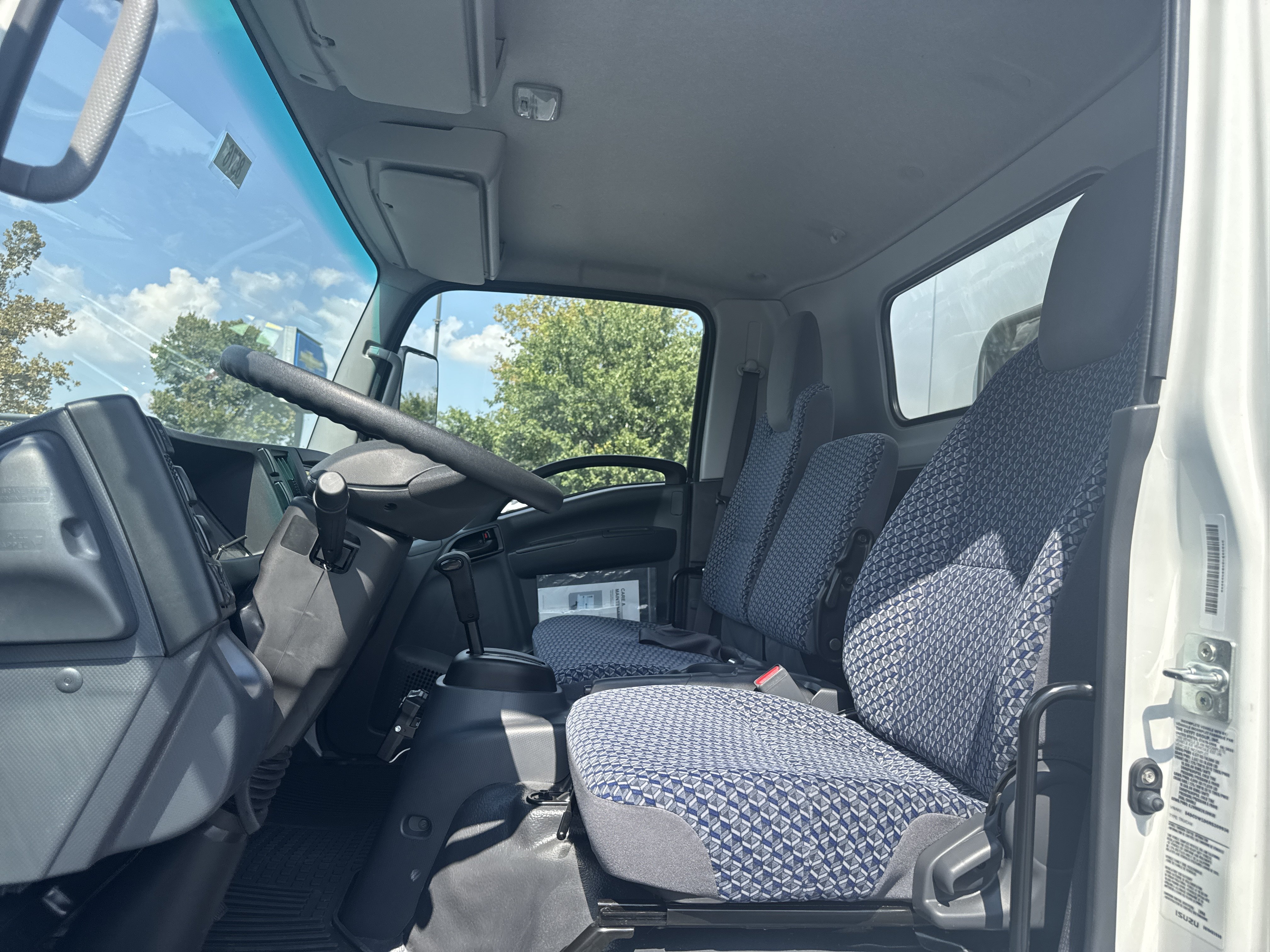 Used 2024 Chevrolet Low Cab Forward RWD image 24