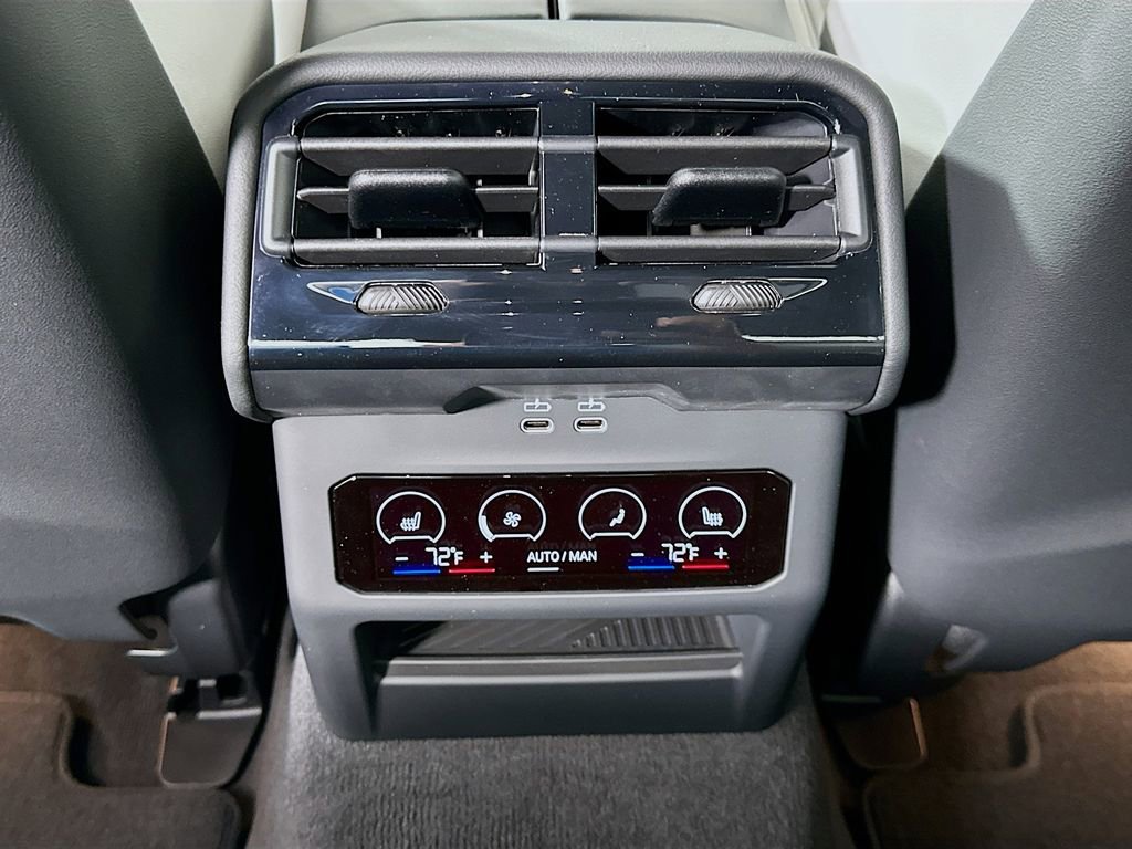 New 2026 BMW M5 w/ Executive Package image 18