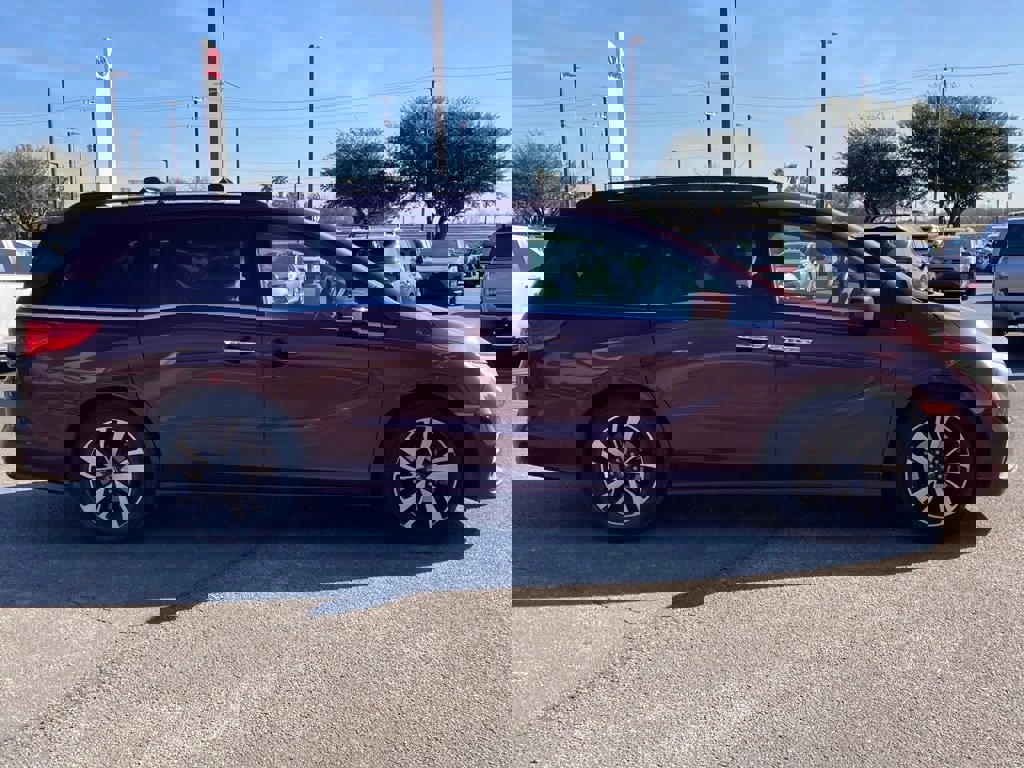 Used 2018 Honda Odyssey Elite image 4