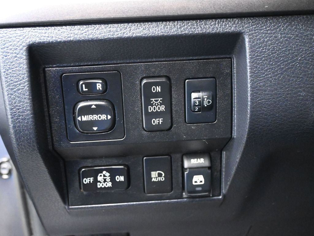 Used 2018 Toyota Tundra SR5 w/ TRD Off Road Package image 13