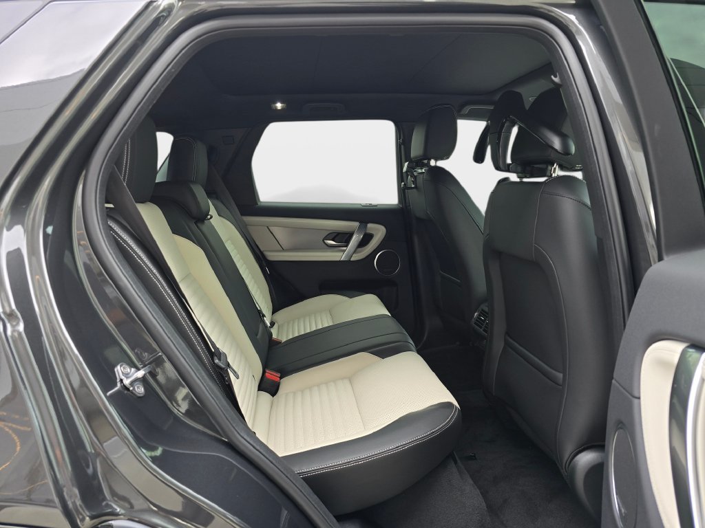 New 2026 Land Rover Discovery Sport Landmark AWD/4WD image 11