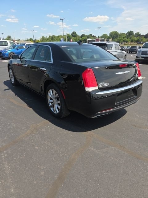 Used 2015 Chrysler 300 C Platinum w/ Harman/Kardon Audio Group AWD/4WD image 5