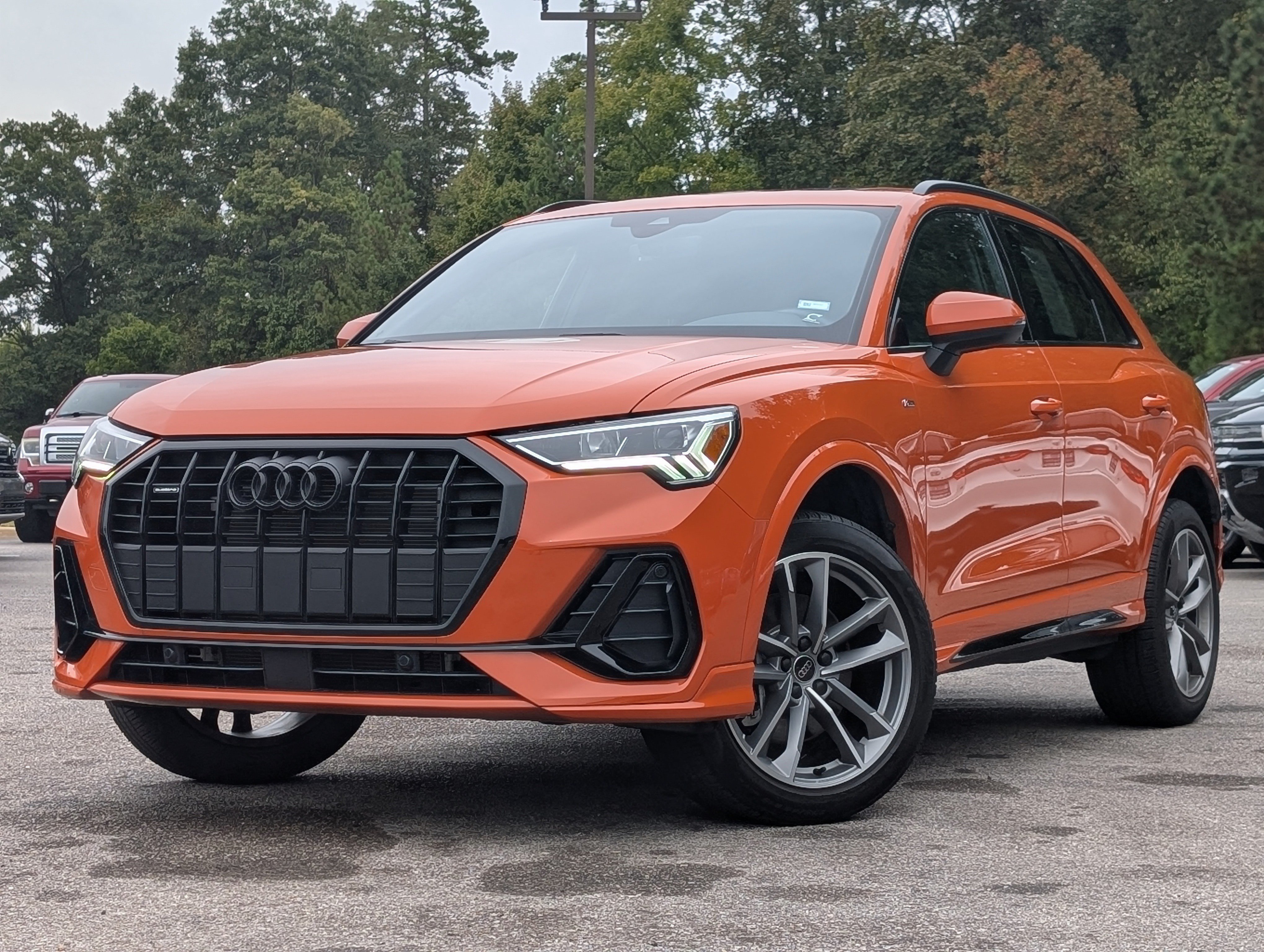 Used 2024 Audi Q3 2.0T Premium w/ Convenience Package AWD/4WD image 4