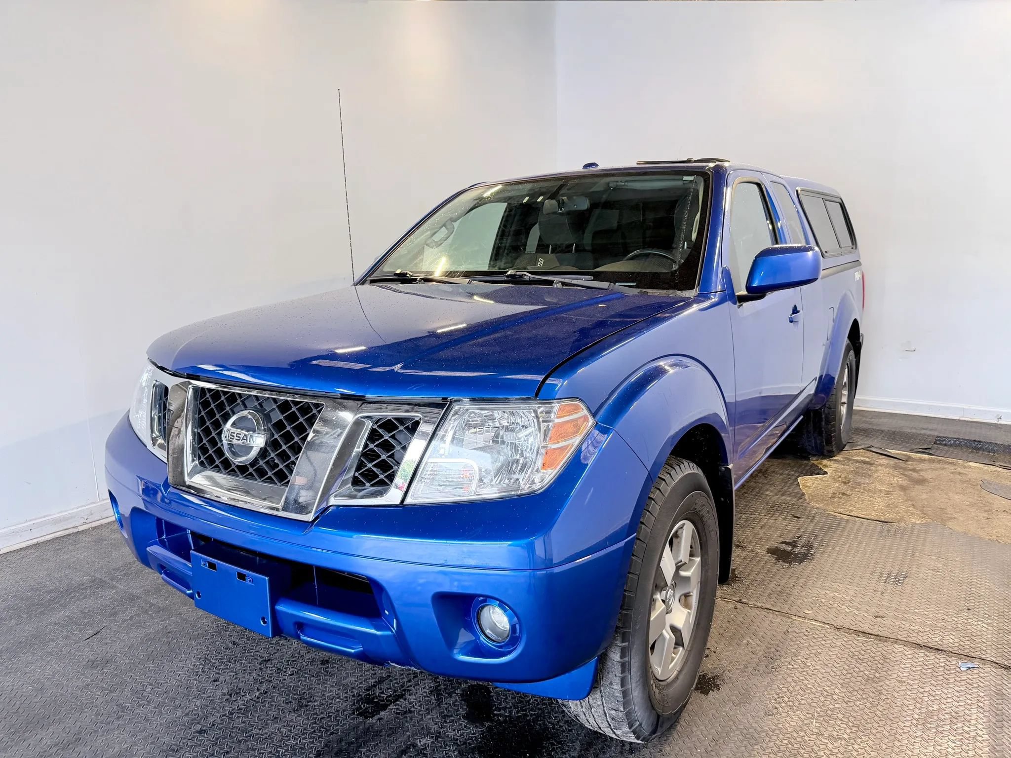 Used 2013 Nissan Frontier PRO-4X AWD/4WD image 2