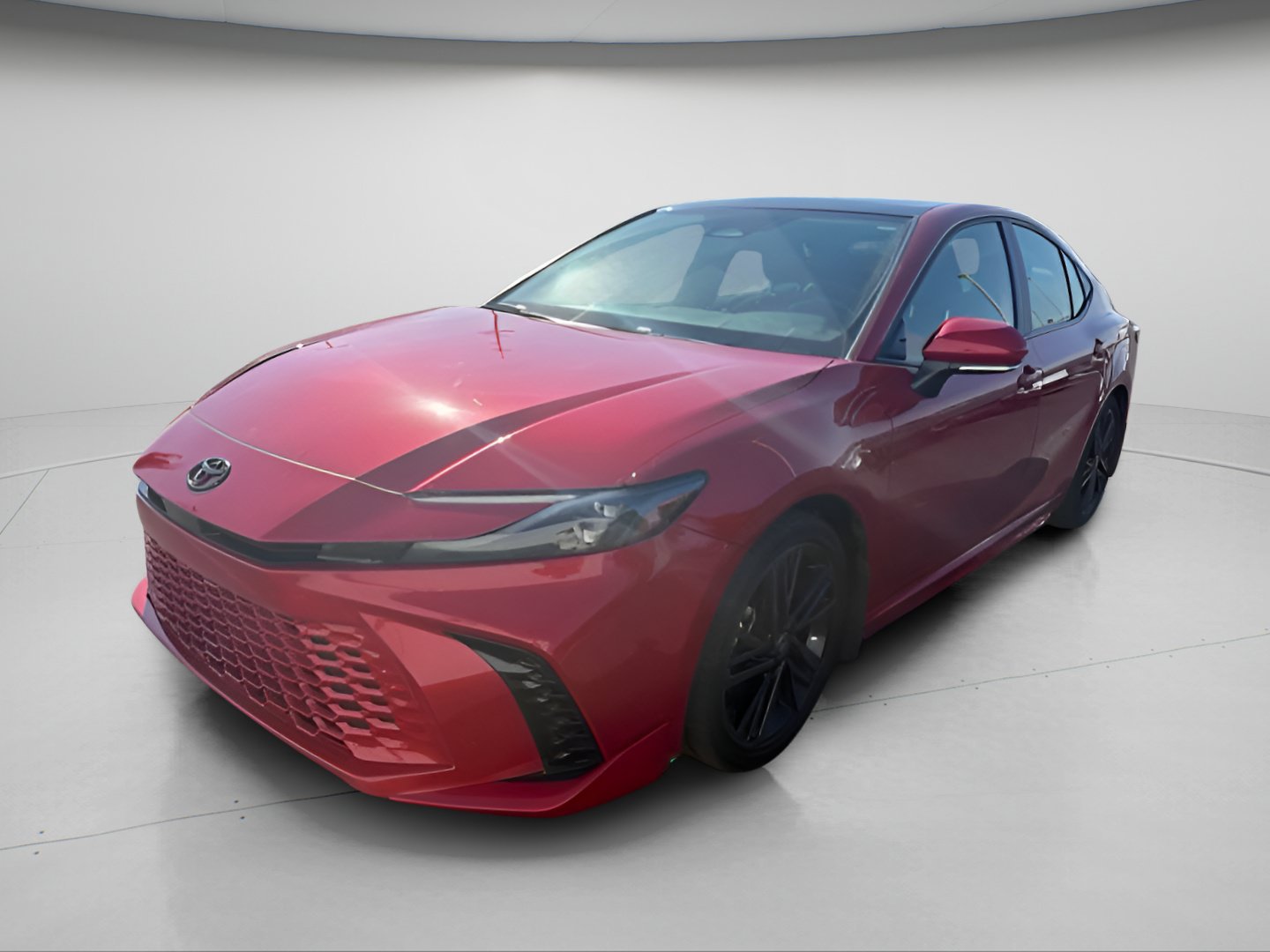 Used 2025 Toyota Camry XSE FWD image 2