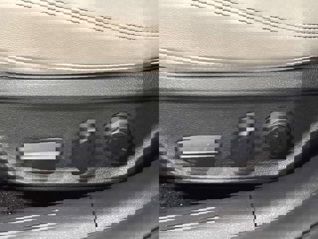 Used 2023 Genesis G70 2.0T image 17