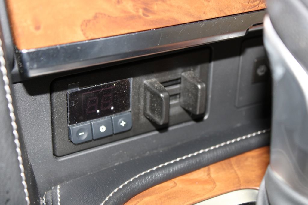 Used 2024 Nissan Armada SL w/ Captain's Chairs Package image 57