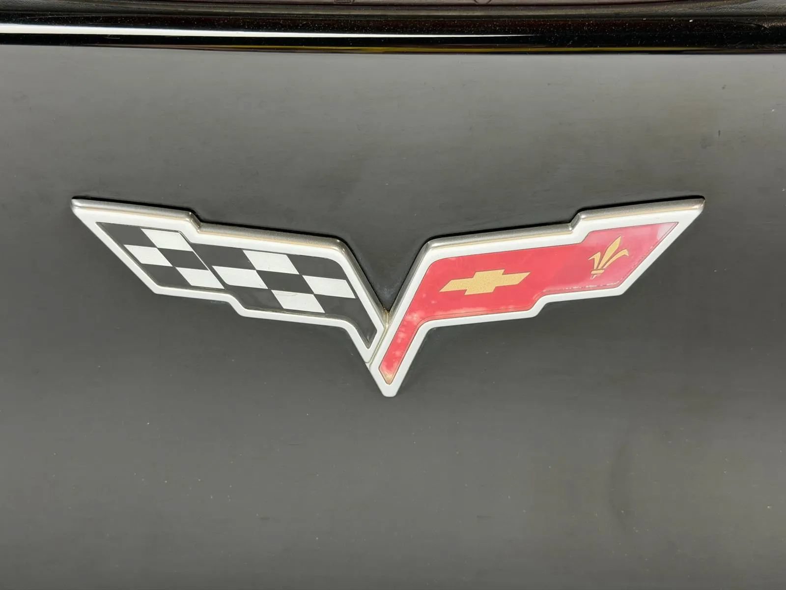 Used 2007 Chevrolet Corvette Coupe w/ Performance Package RWD image 9