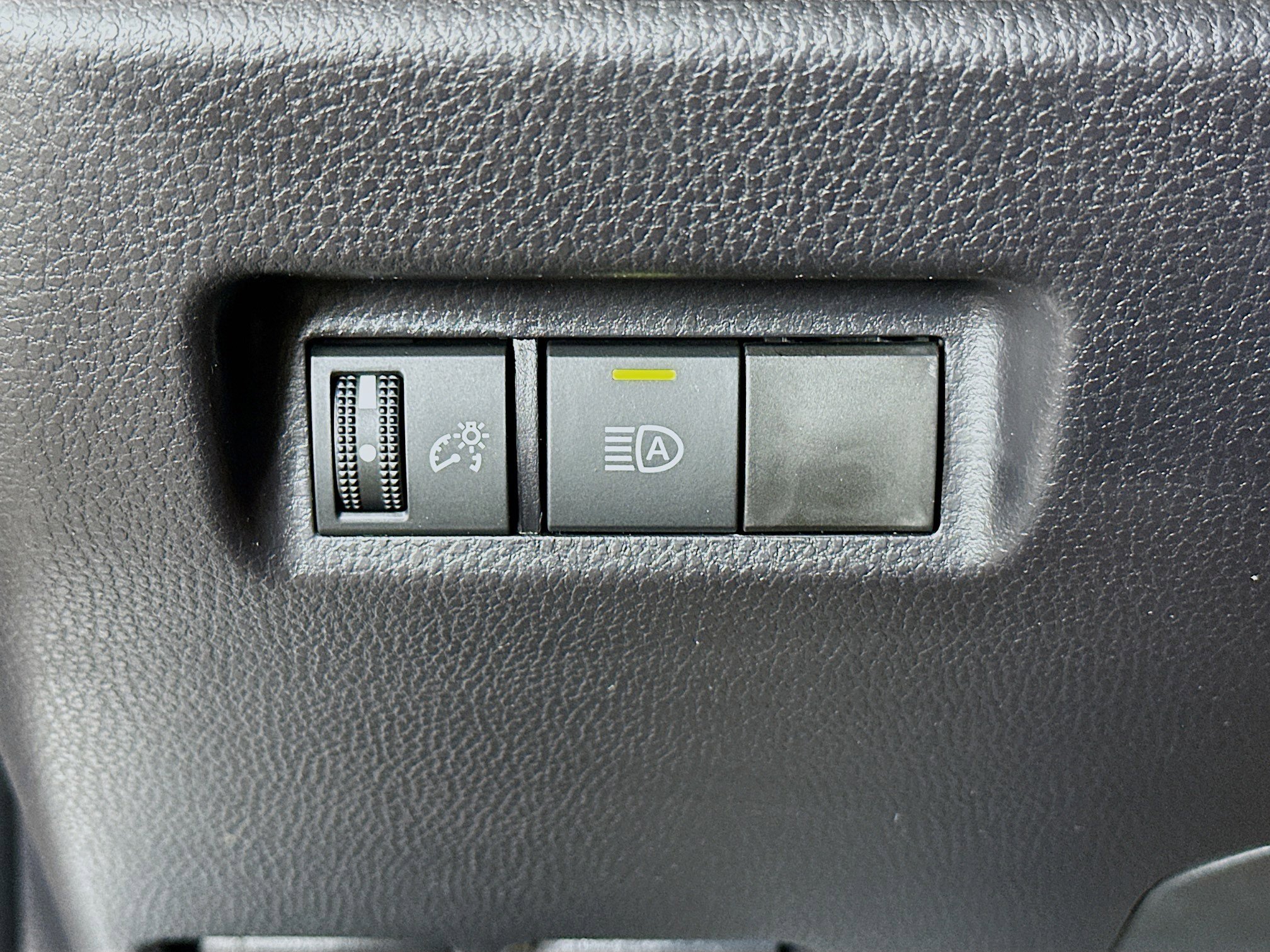 Used 2025 Toyota RAV4 LE image 17