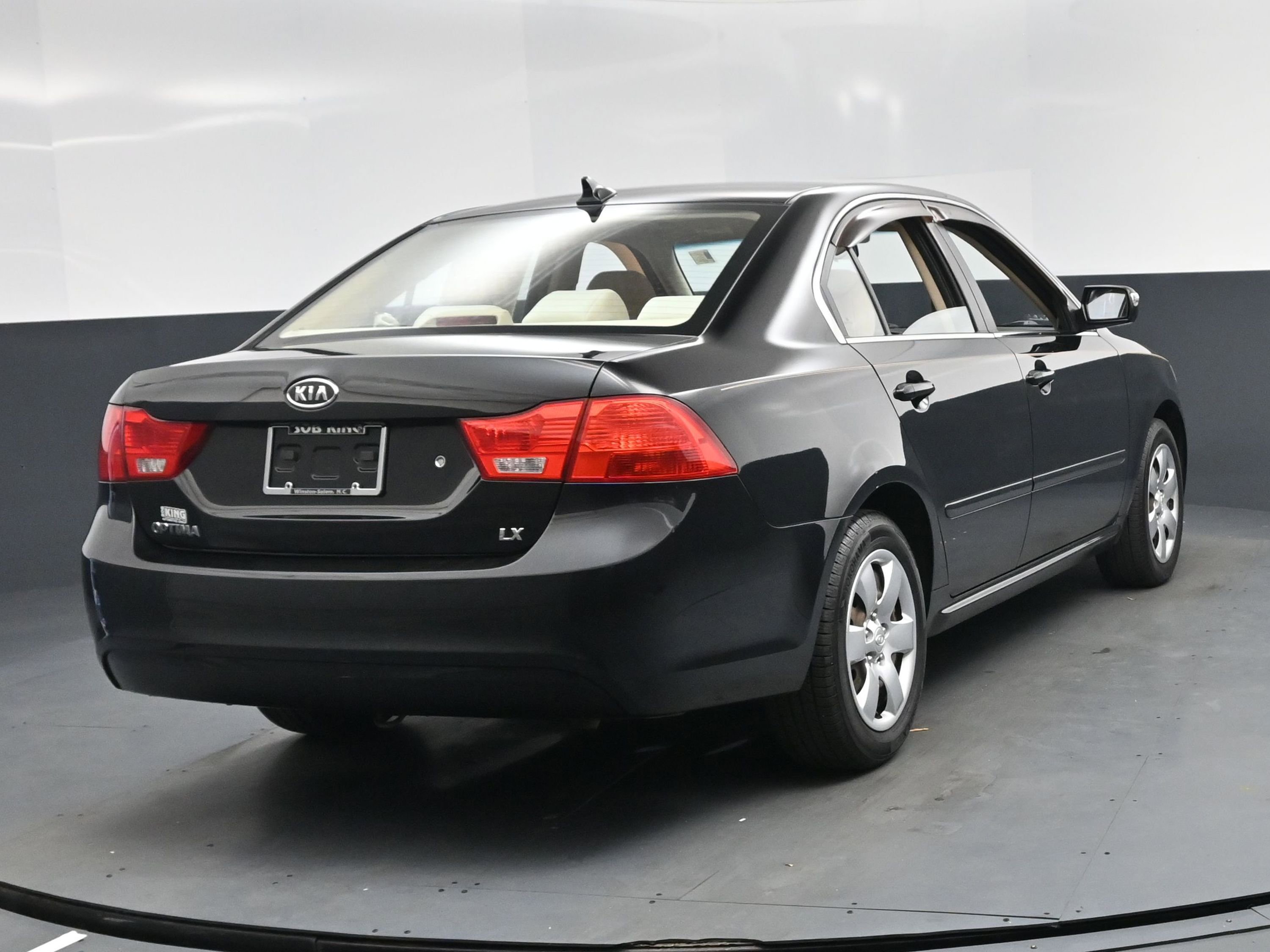 Used 2009 Kia Optima LX image 10