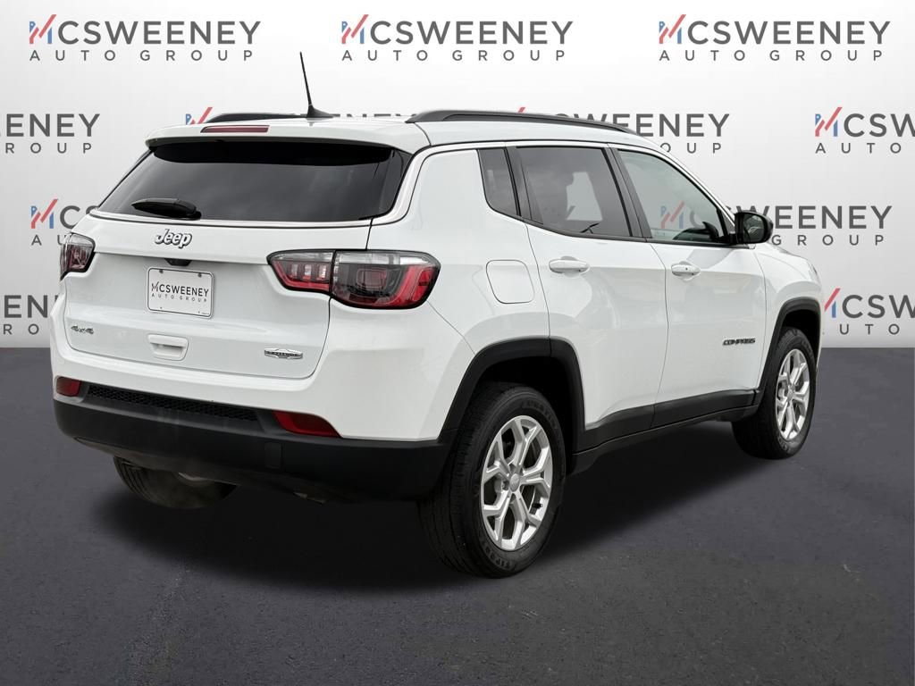 Used 2024 Jeep Compass Latitude image 5