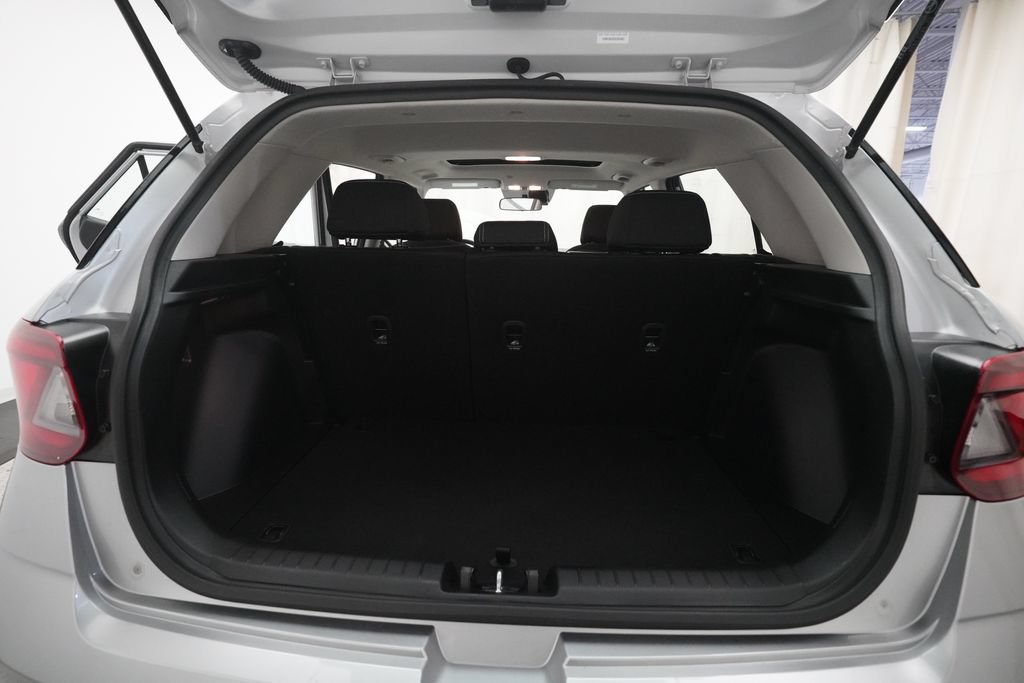 Used 2025 Hyundai Venue SEL FWD image 10