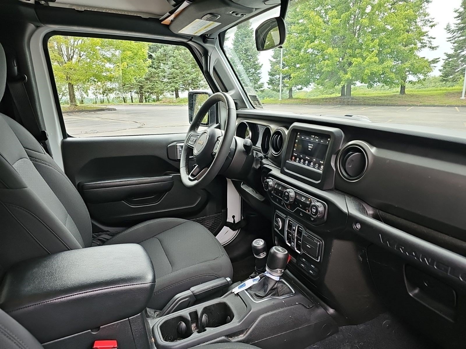 Used 2023 Jeep Wrangler Unlimited w/ Cold Weather Group AWD/4WD image 12