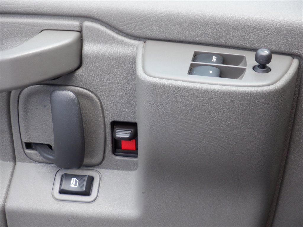 Used 2023 GMC Savana 2500 w/ Driver Convenience Package image 16