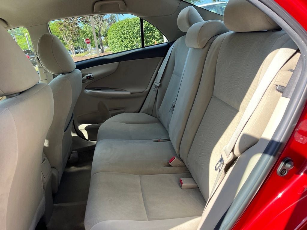 Used 2013 Toyota Corolla LE FWD image 12