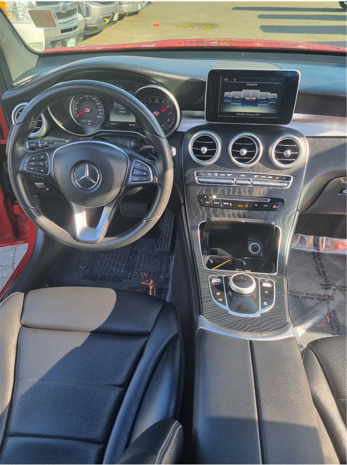 Used 2017 Mercedes-Benz GLC 300 4MATIC image 14
