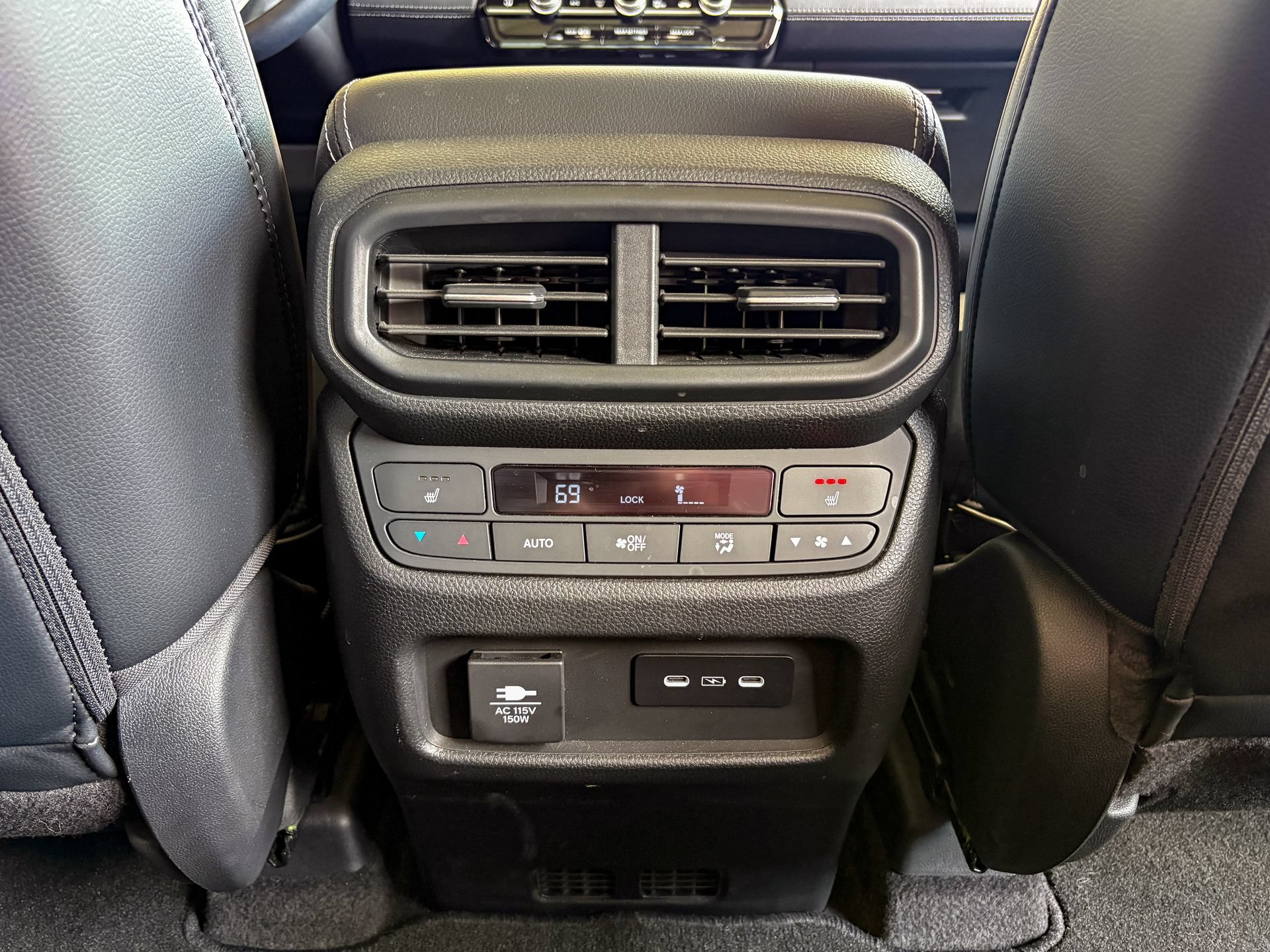 Used 2025 Honda Pilot Elite image 35