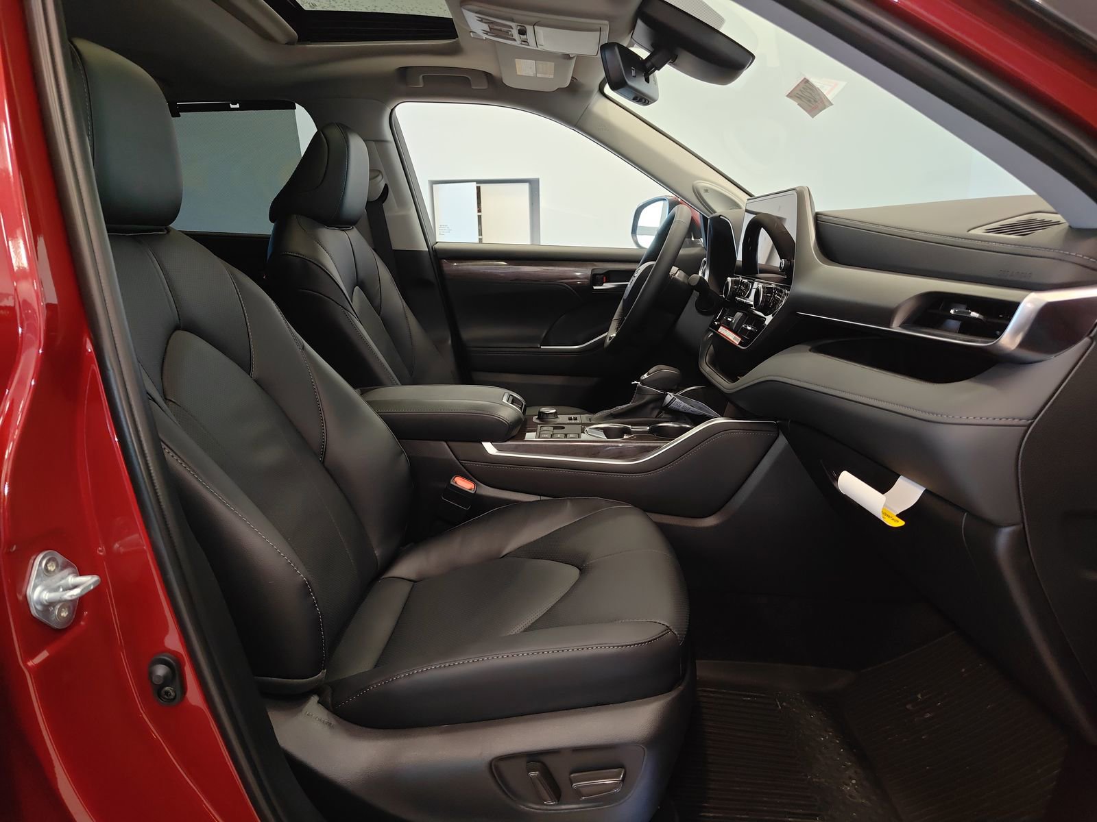 New 2026 Toyota Highlander Limited image 27