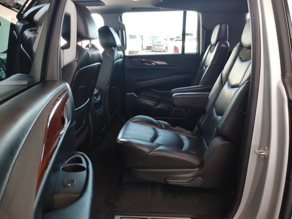 Used 2020 Cadillac Escalade ESV Luxury RWD image 19