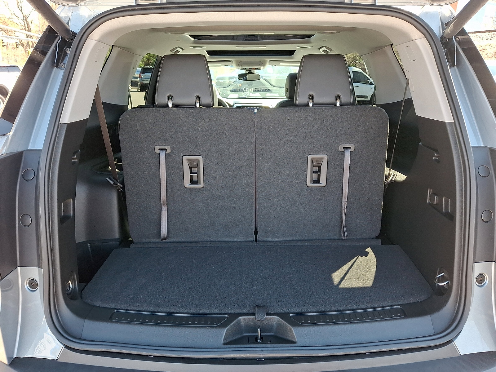 Used 2023 GMC Acadia SLT w/ Elevation Edition image 31