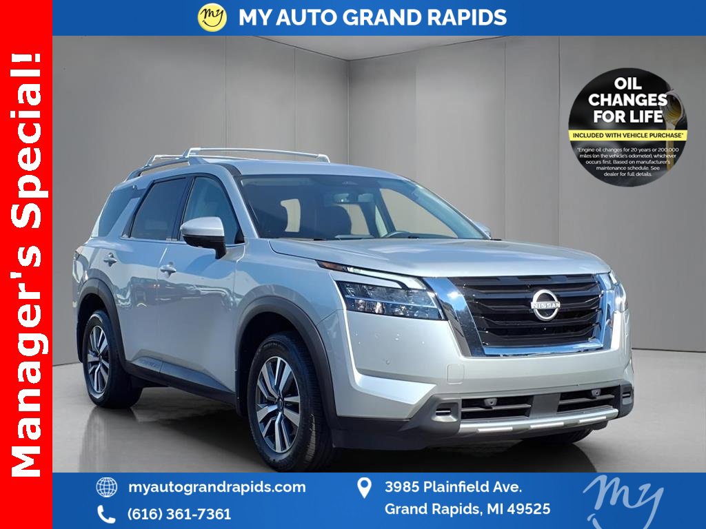 Used 2024 Nissan Pathfinder SL