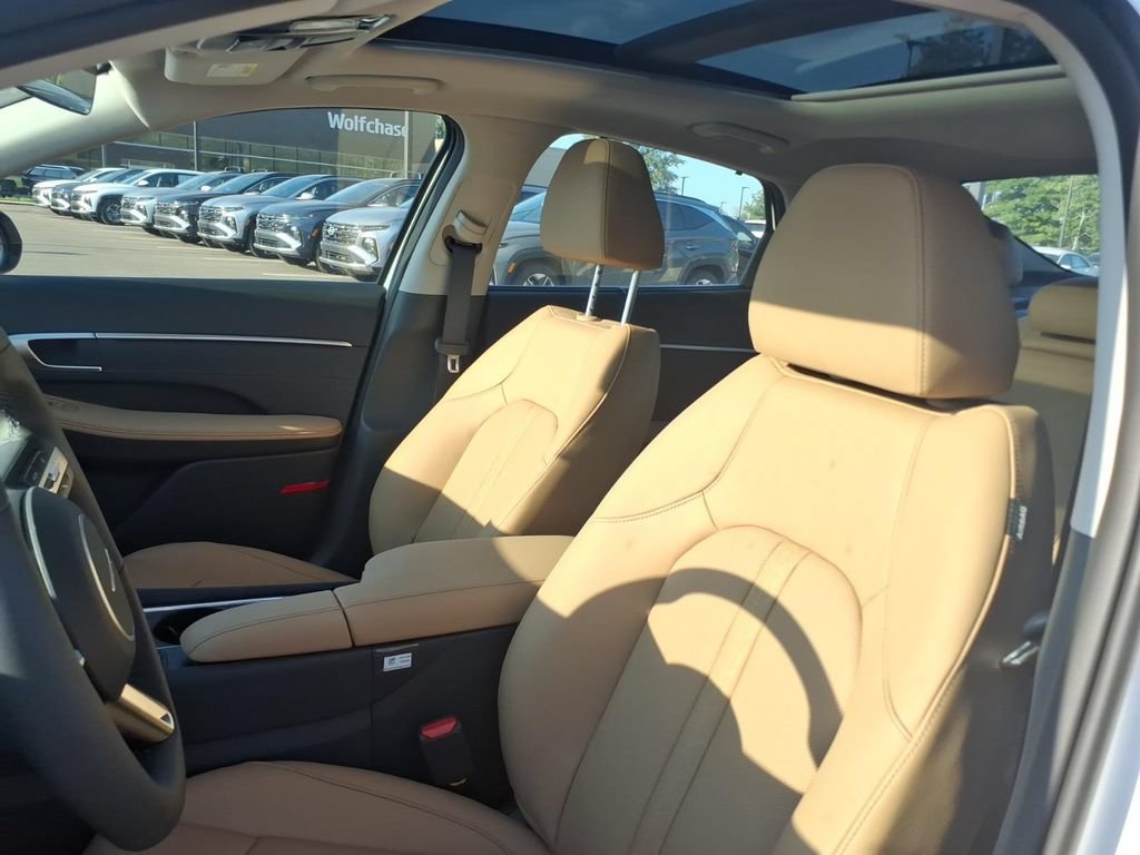 New 2026 Hyundai Sonata Limited FWD image 14