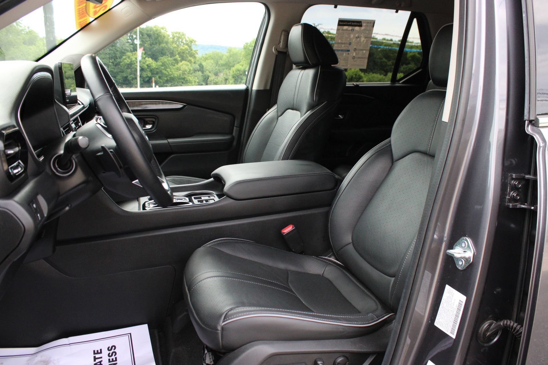 Used 2025 Honda Pilot Elite image 14