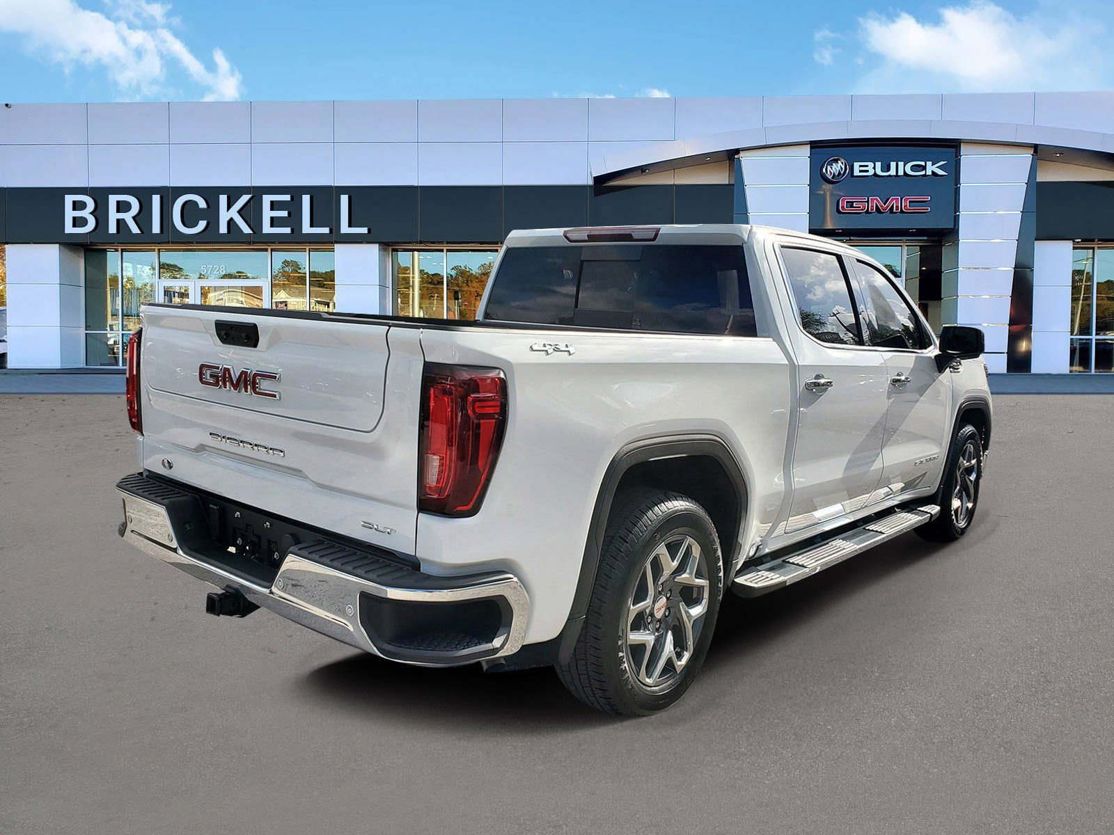 Used 2024 GMC Sierra 1500 SLT w/ SLT Premium Plus Package image 3