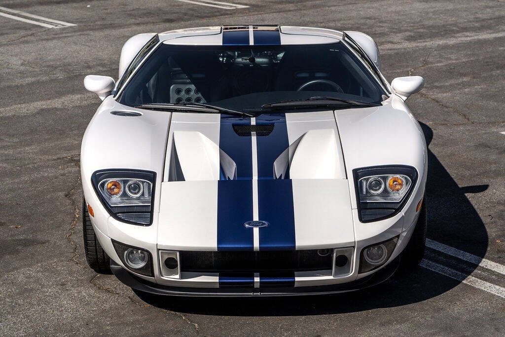 Used 2005 Ford GT image 6