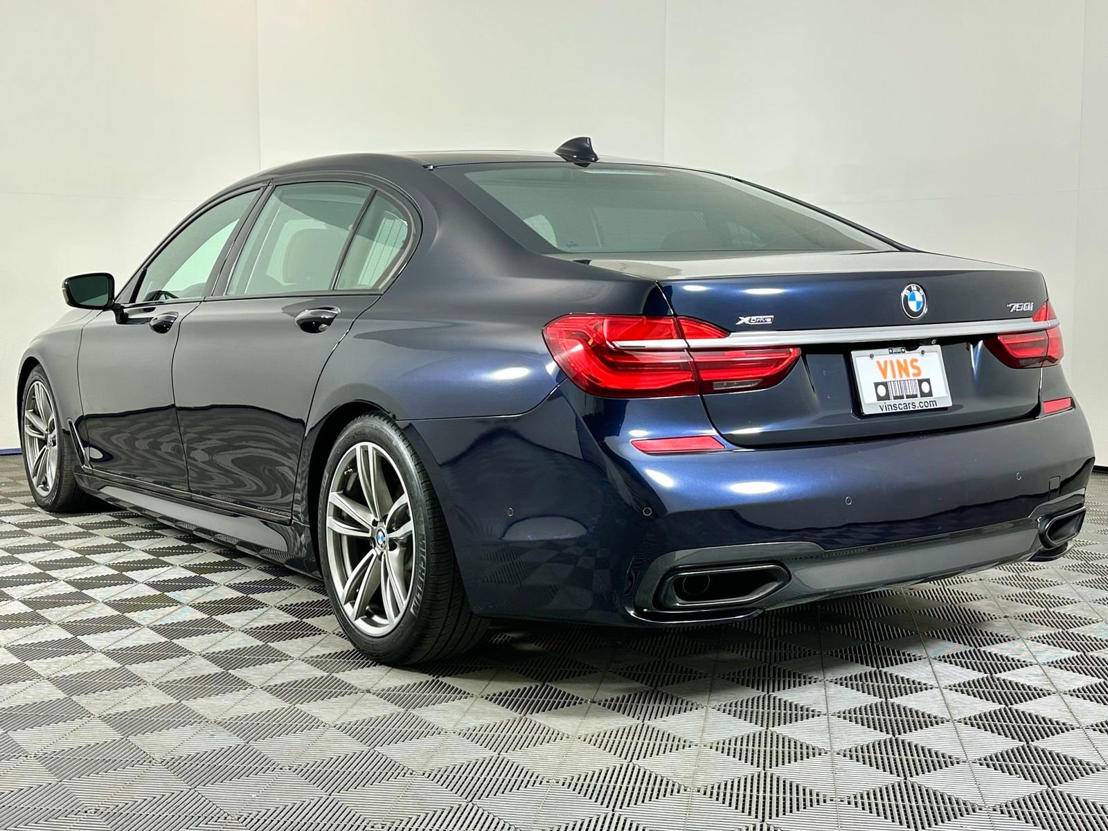 Used 2018 BMW 750i xDrive AWD/4WD image 11