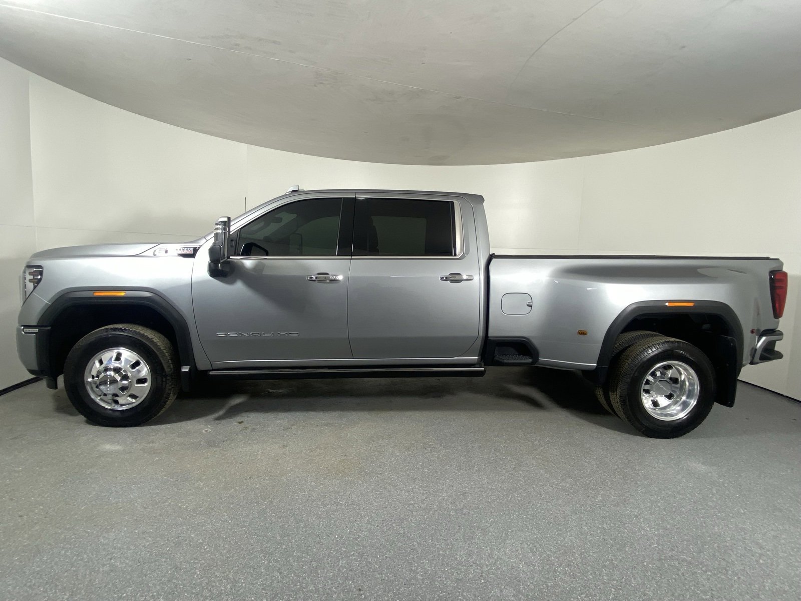 Used 2025 GMC Sierra 3500 Denali w/ Denali Reserve Package image 3