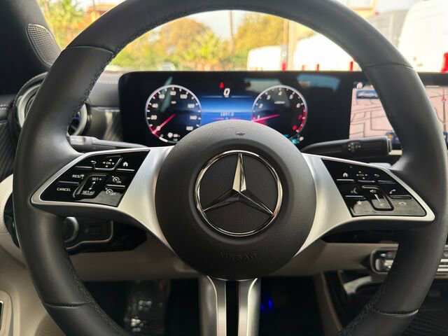 Certified 2025 Mercedes-Benz CLA 250 4MATIC image 29