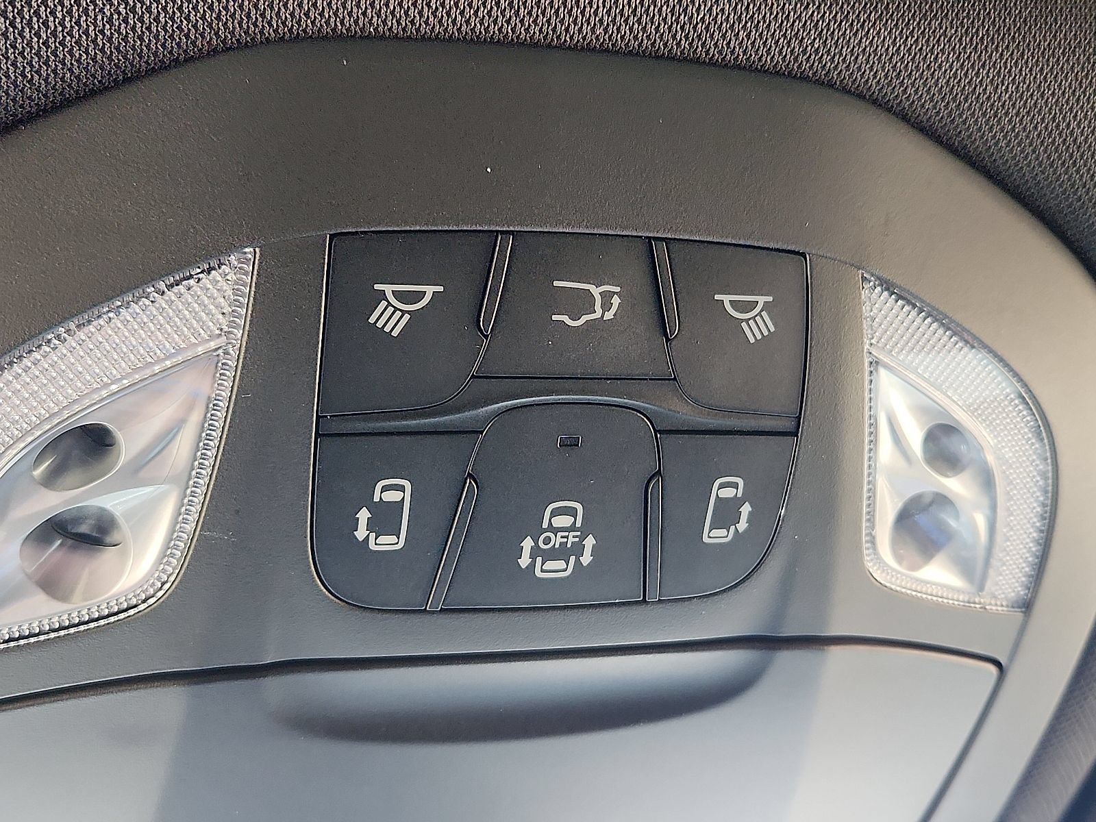 Used 2025 Chrysler Pacifica Limited FWD image 21