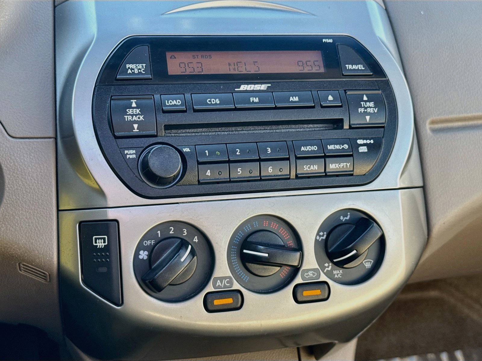 Used 2003 Nissan Altima 2.5 SL FWD image 16