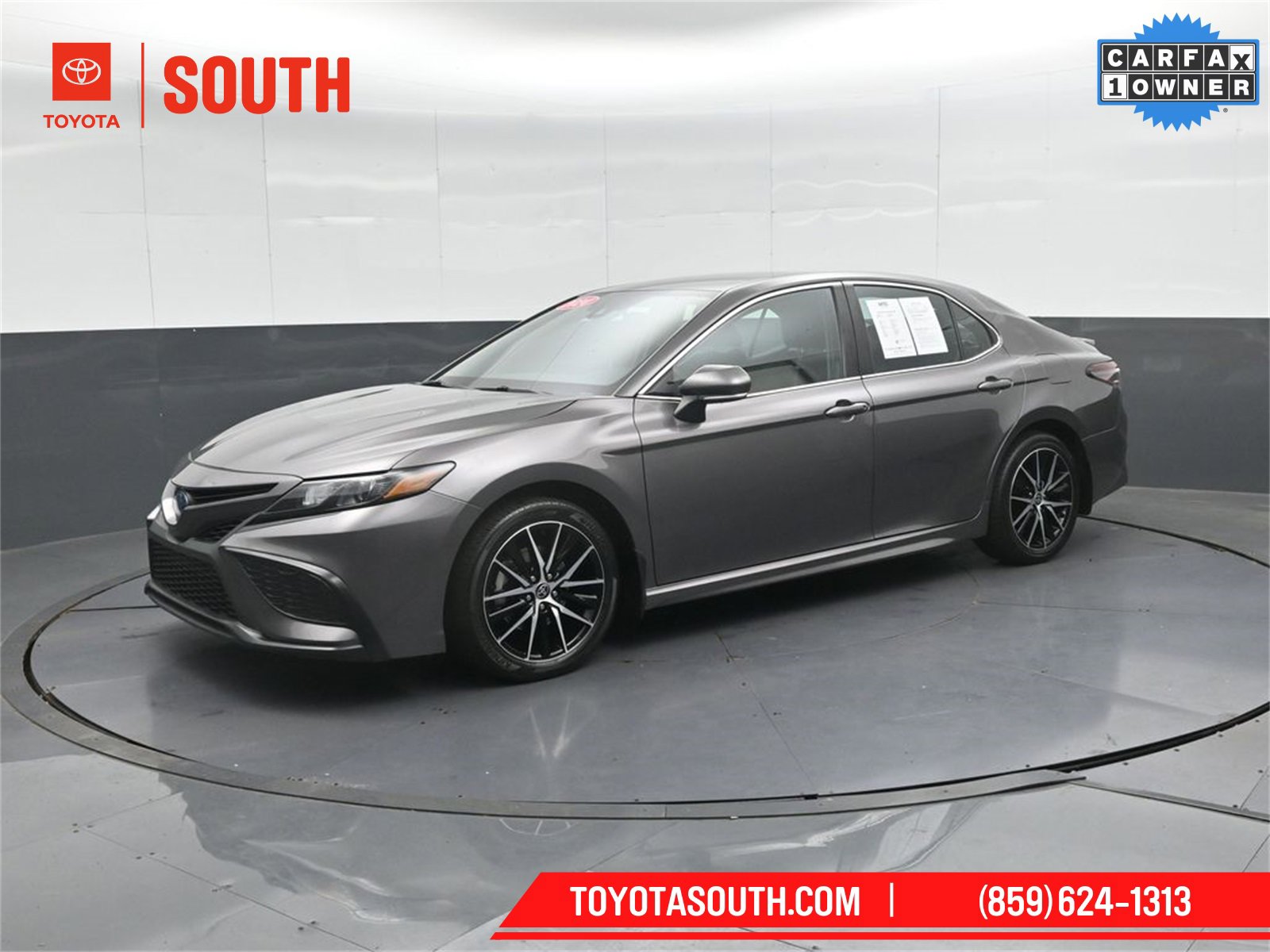 Used 2024 Toyota Camry SE image 7