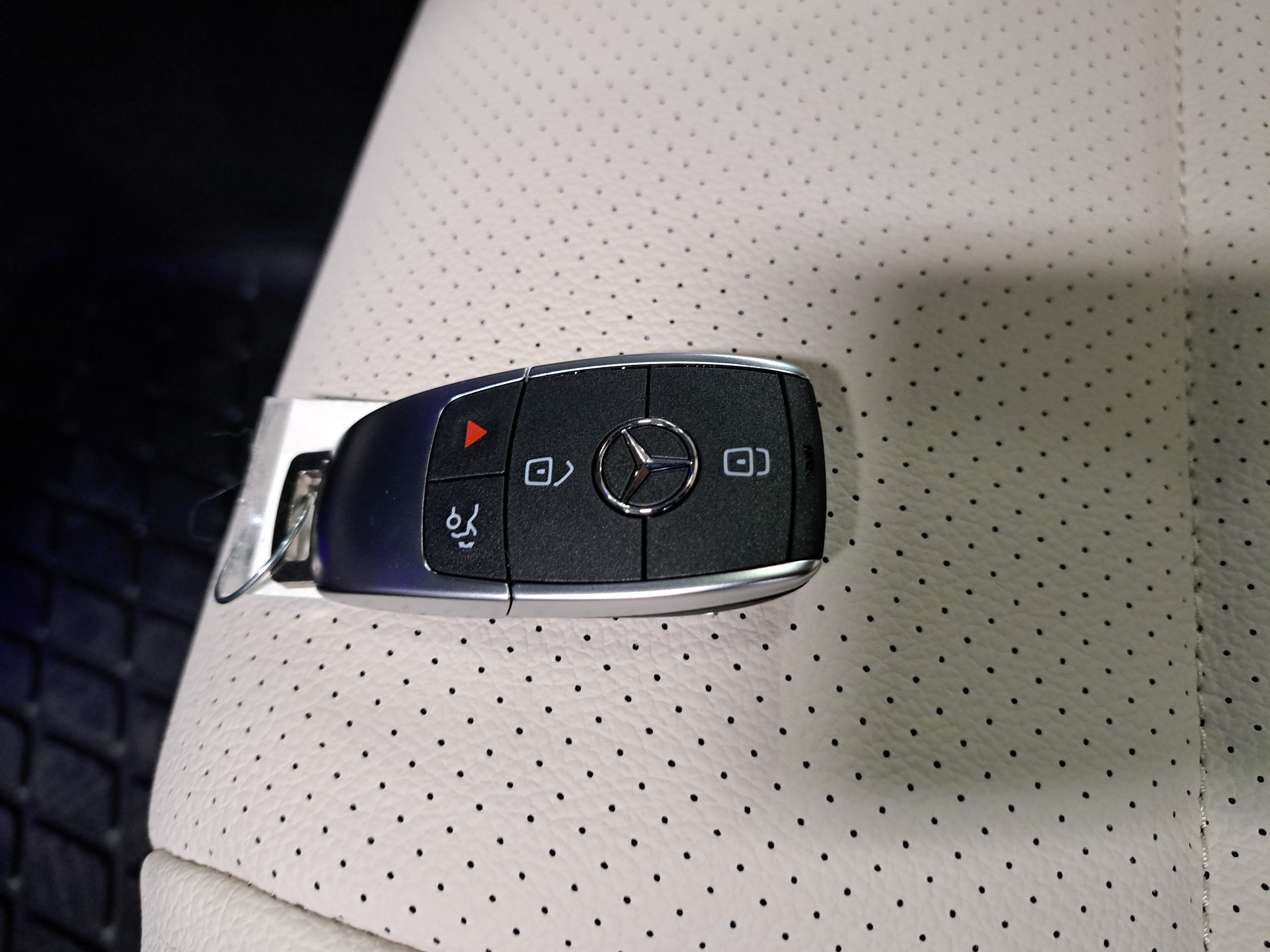 New 2026 Mercedes-Benz GLS 450 4MATIC image 38