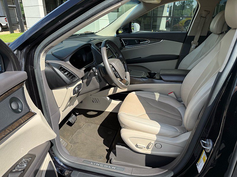 Used 2019 Lincoln Nautilus Reserve FWD image 9