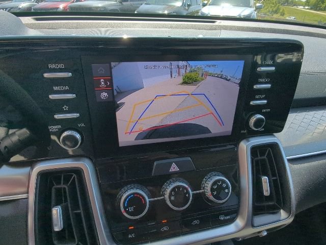 Used 2023 Kia Sorento LX AWD/4WD image 19